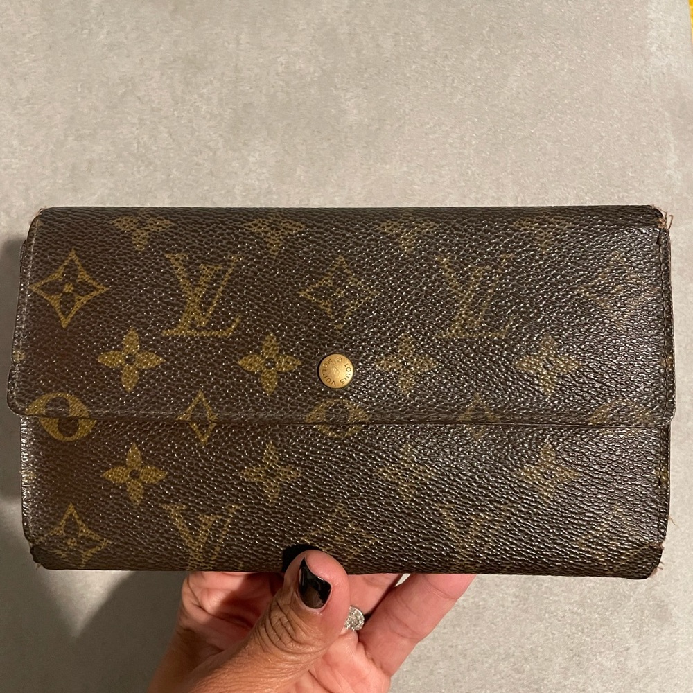 LV Mono Trifold MI1922